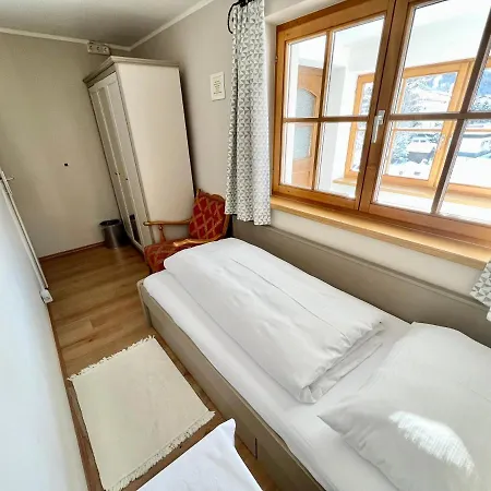 ホステル Lech Hostel レッヒ