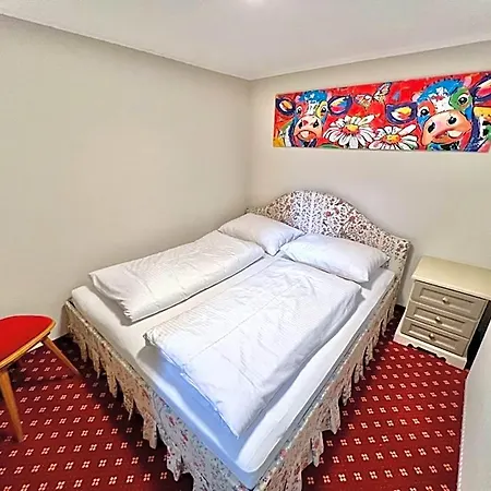 Lech Hostel Хостел