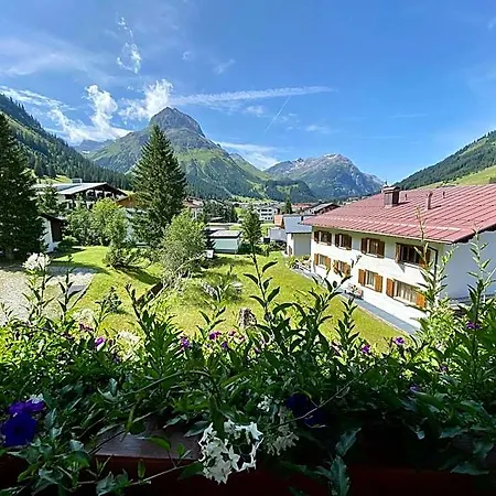 Lech Hostel Хостел