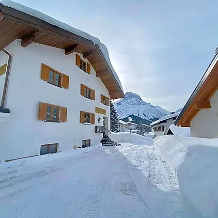 Lech Hostel *