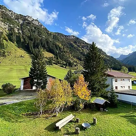 Lech Hostel Хостел